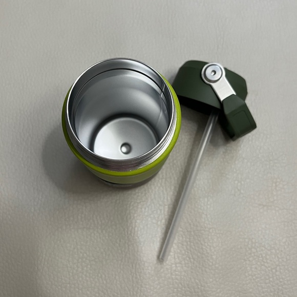 NWT -Stanley The Iceflow Flip Straw Water Bottle 17oz/0.5L 10hrs Cold 30hrs Iced - Picture 4 of 8